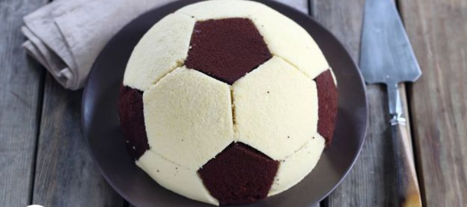 World Cup Treats: How To Make A Giant 3-D Soccer Ball Cake