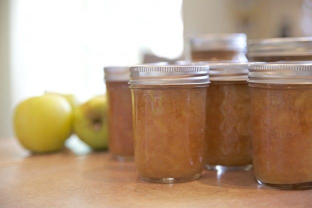 Applesauce and crackers