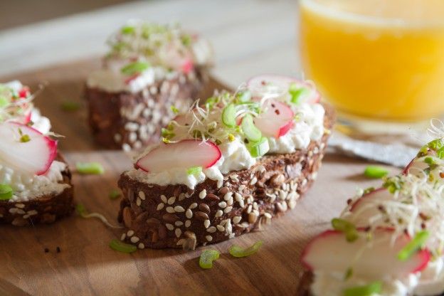 Alfalfa tartines