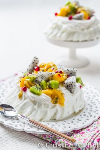 Exotic fruit pavlova