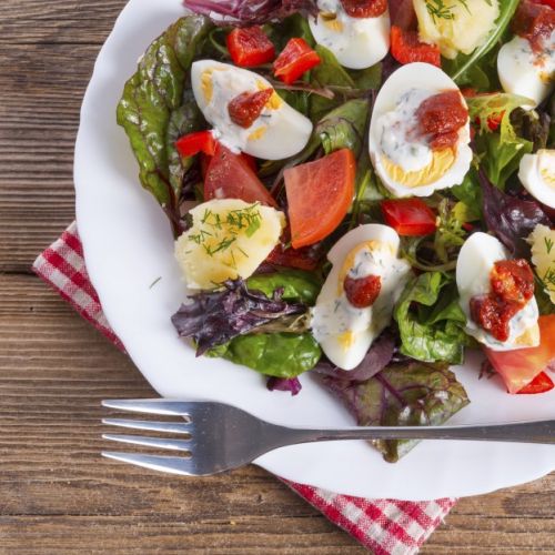 Boiled egg and sundried tomato salad