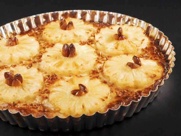 Almond pineapple pie