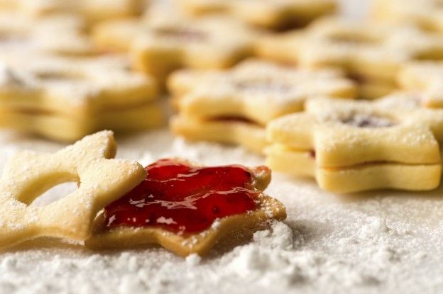 Butter cookies with strawberry jam