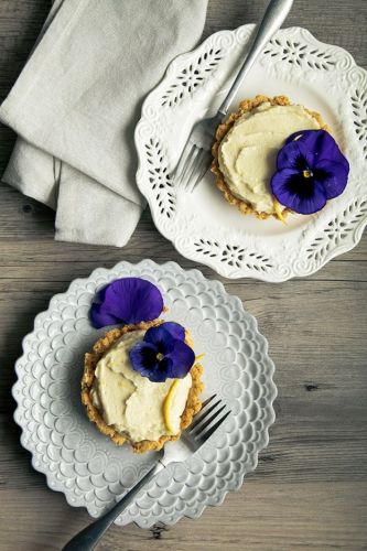 Lemon and flower tartlets