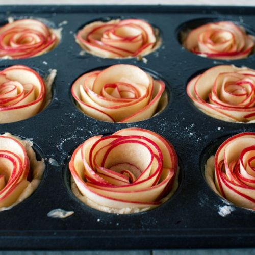 Flowery apple tarts