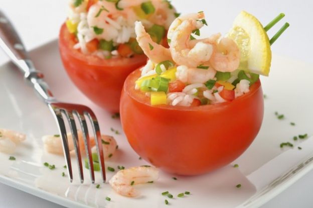 Stuffed tomatoes with rice and shrimp