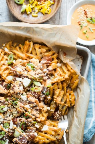 Ahi Poke Wachos with Spicy Sriracha Mayo