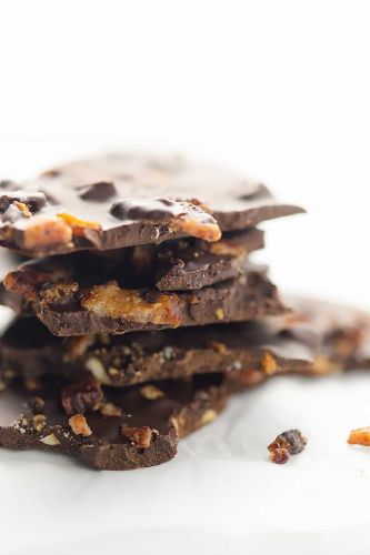 Chocolate bark with bacon and almonds