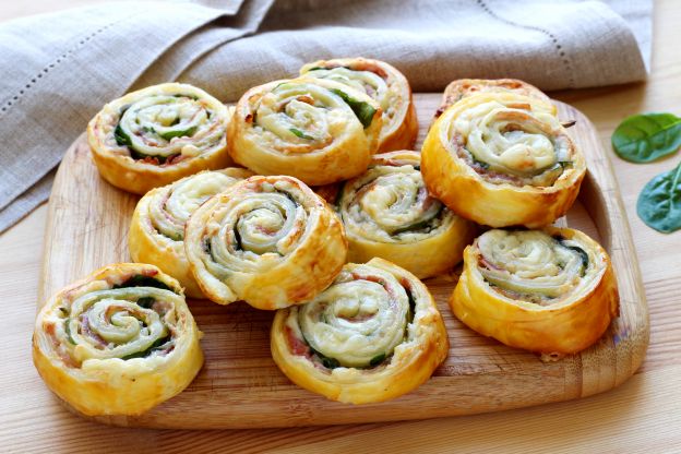 Prosciutto, Spinach and Cheese Pinwheels