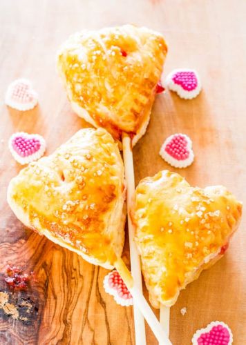 Sweet Cherry Pie Lollipops