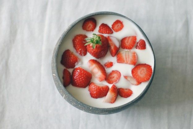 Yogurt and strawberries