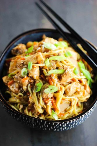 Slow Cooker Chicken Chow Mein