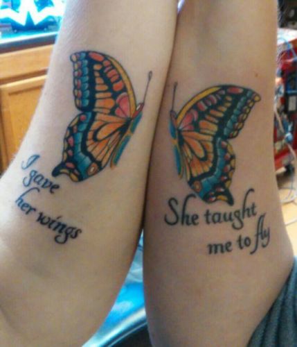 The mother's tattoo says, I gave her wings. The daughter's responds, You taught me to fly.