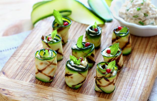 Grilled Zucchini Rolls with Tuna and Cream Cheese