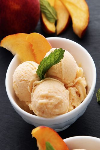 Healthy Peach Frozen Yogurt