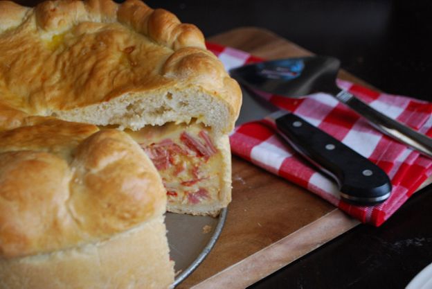 Pizzagaina (Italian Easter ham pie)