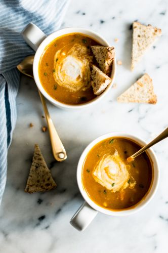 10-Minute Spicy Curry Pumpkin Chowder in a Mug