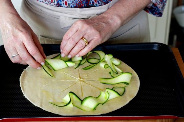 Puff Pastry Veggie Crown