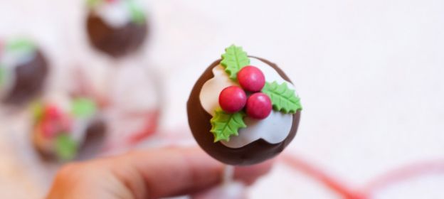 Christmas cake pops