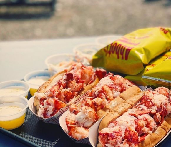 Best Connecticut-Style Hot Lobster Roll: Abbott's Lobster In The Rough (Noank, Connecticut)