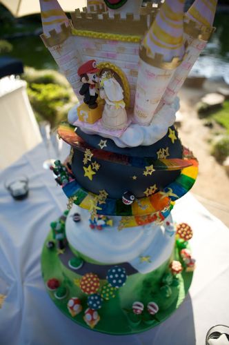 FUN, Quirky Wedding Cakes