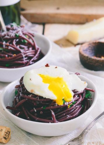 Red Wine Garlic Bucatini Pasta