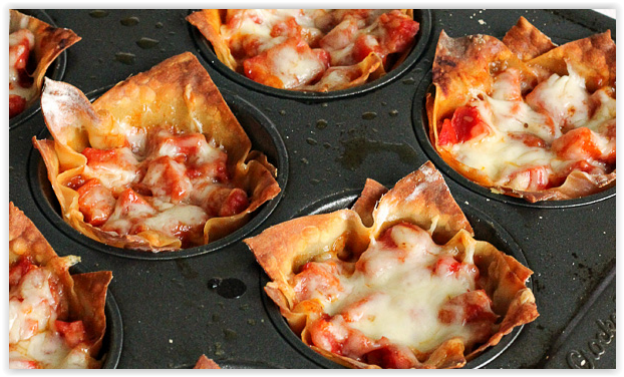 59. Pepperoni pizza cupcakes