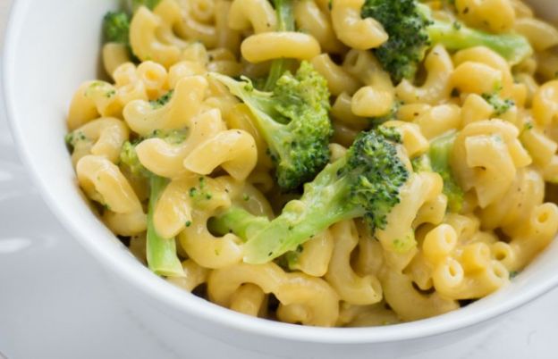 15-minute broccoli macaroni and cheese