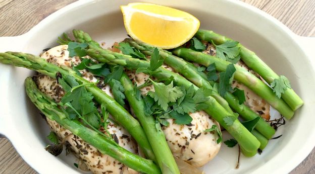 lemon and herb chicken with asparagus