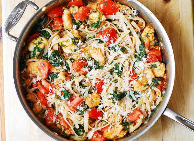 Shrimp, Tomato And Spinach Pasta In Garlic Butter Sauce