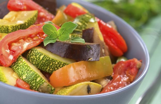 Stew-topped rice