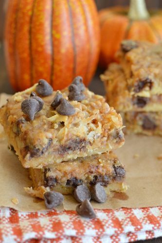 Pumpkin magic bars