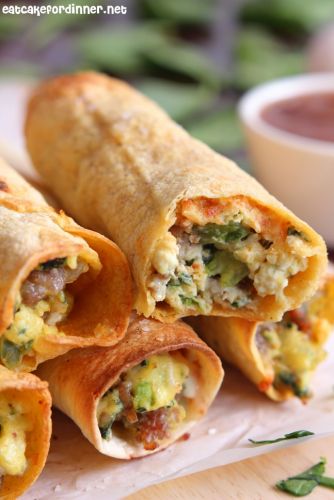 Baked Sausage, Spinach, And Egg Breakfast Taquitos