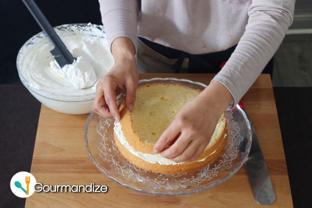 Assembling the cake