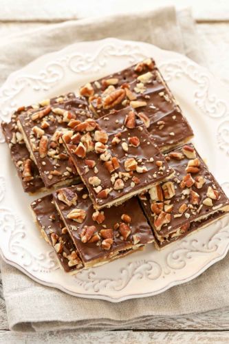 5-Ingredient Saltine Toffee