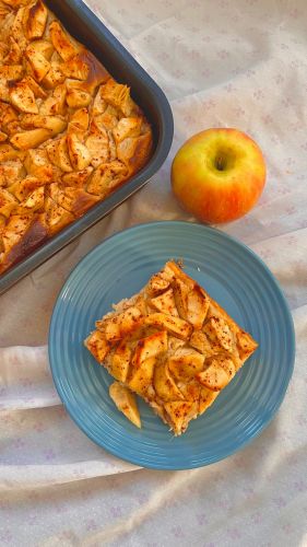 Apple Traybake