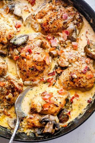 Creamy Garlic Bacon Chicken Thighs