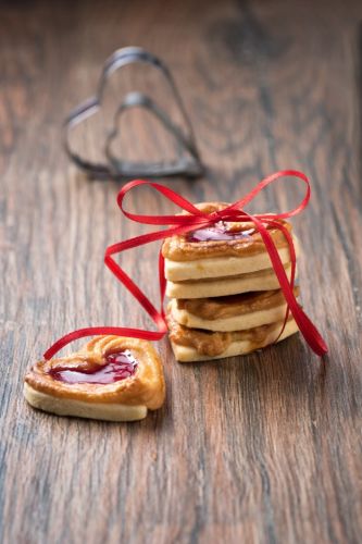 Jelly-filled butter cookies