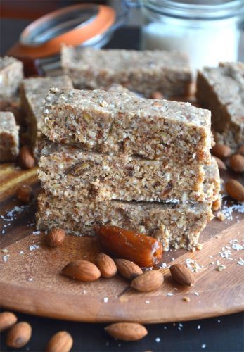 Almond coconut protein bars with hemp seeds