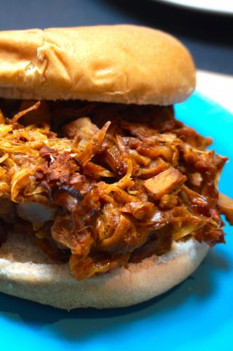 VEGAN BBQ PULLED JACKFRUIT