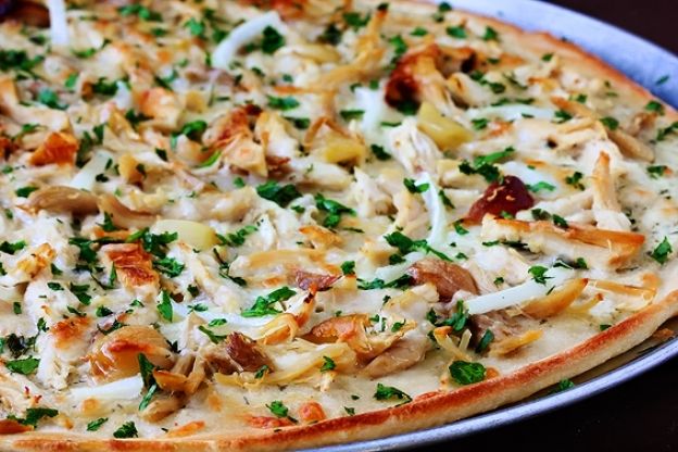 Roasted Garlic Chicken Pizza