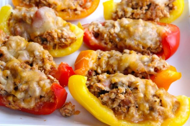 Skinny bell pepper nacho boats