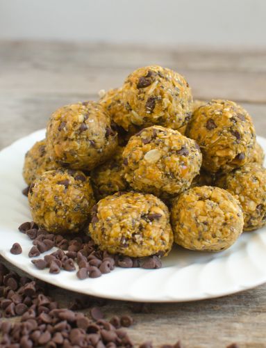 No-bake pumpkin oatmeal energy bites