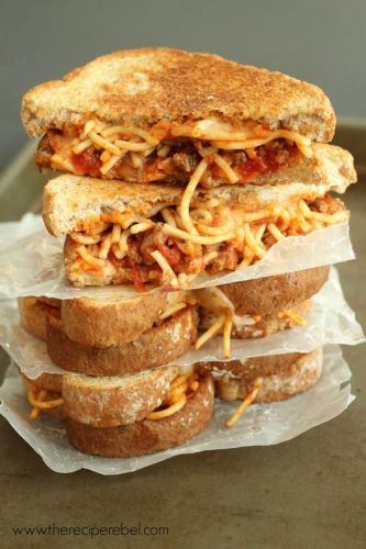 Stuff Spaghetti Into YOur Grilled Cheese