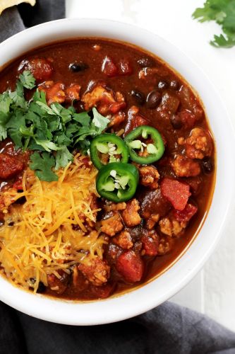 Slow cooker black bean pumpkin turkey chili