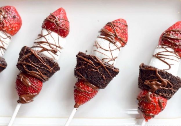 Strawberry Brownie Dessert Kebab