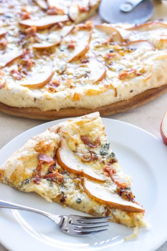 Pear, Prosciutto, And Gorgonzola Pizza