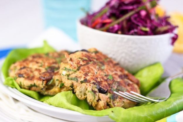 Tuna fish patties and quick coleslaw