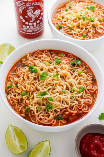 20 Min Spicy Sriracha Ramen Noodle Soup