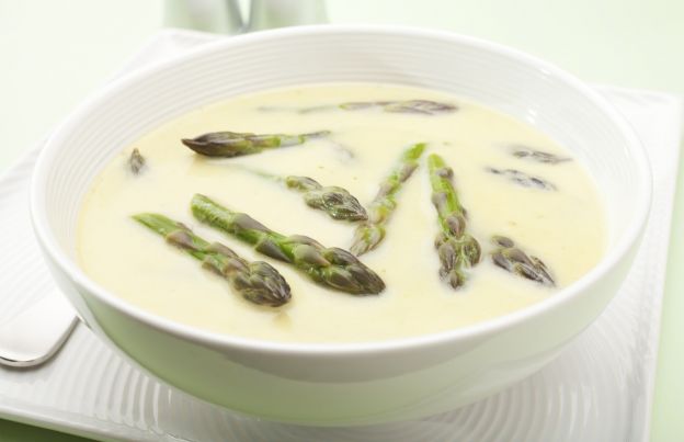 Cold asparagus soup